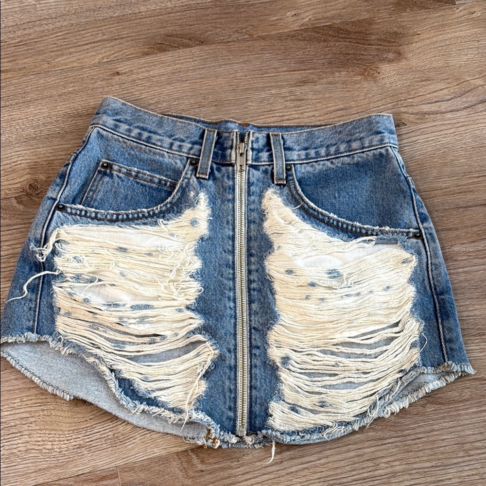 Carmar mini skirt size 26